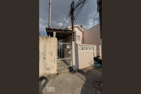 Casa para alugar com 70m², 2 quartos e sem vagaFachada