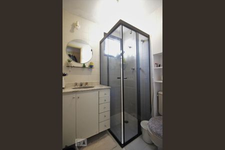 Apartamento à venda com 65m², 2 quartos e 2 vagasBanheiro da suíte