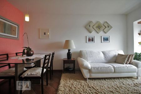 Sala de apartamento para alugar com 2 quartos, 65m² em Super Quadra Morumbi, São Paulo