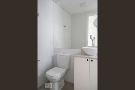 banheiro de apartamento para alugar com 2 quartos, 40m² em Jardim Paraíso, São Paulo