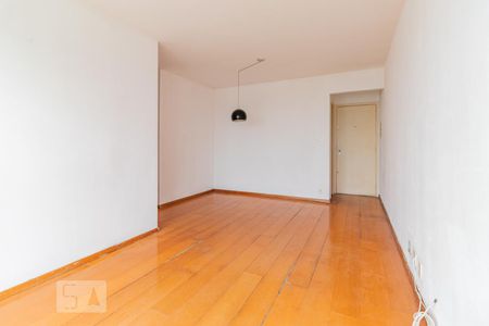 Sala de apartamento para alugar com 3 quartos, 82m² em Parque Residencial Julia, São Paulo
