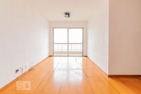 Sala de apartamento para alugar com 3 quartos, 82m² em Parque Residencial Julia, São Paulo