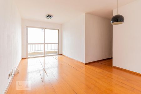 Sala de apartamento para alugar com 3 quartos, 82m² em Parque Residencial Julia, São Paulo