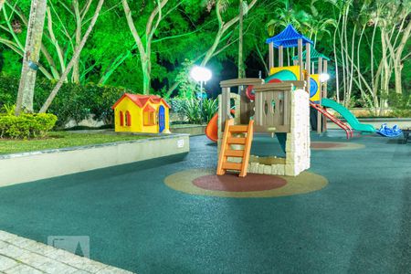 Apartamento para alugar com 82m², 3 quartos e 1 vaga Apartamento para alugar com 82m², 3 quartos e 1 vagaÁrea Comum - Playground