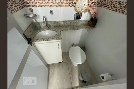 Banheiro de apartamento para alugar com 3 quartos, 75m² em Padre Eustáquio, Belo Horizonte