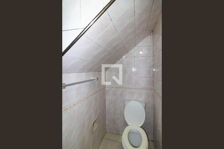 Lavabo de casa para alugar com 3 quartos, 180m² em Jardim Santa Adelia, São Paulo