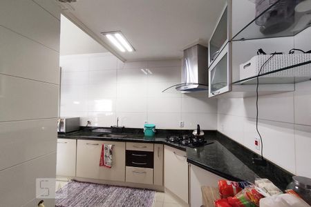 Casa à venda com 440m², 4 quartos e 3 vagas Casa à venda com 440m², 4 quartos e 3 vagasCozinha