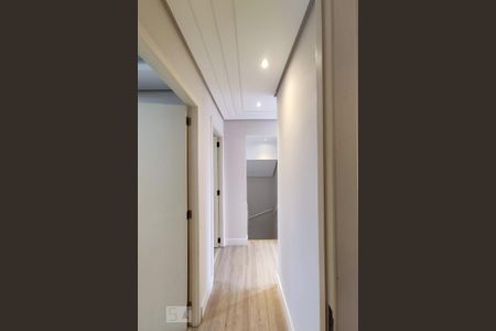 Casa à venda com 440m², 4 quartos e 3 vagas Casa à venda com 440m², 4 quartos e 3 vagasCorredor
