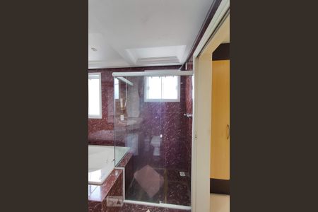 Casa à venda com 440m², 4 quartos e 3 vagas Casa à venda com 440m², 4 quartos e 3 vagasBanheiro da Suíte