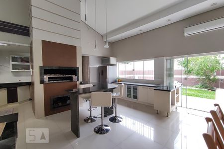 Casa à venda com 440m², 4 quartos e 3 vagas Casa à venda com 440m², 4 quartos e 3 vagasCozinha