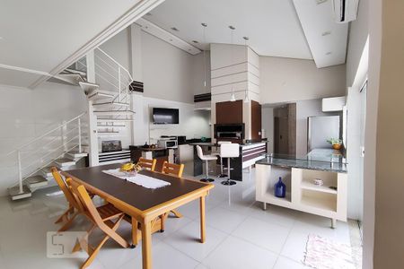 Casa à venda com 440m², 4 quartos e 3 vagas Casa à venda com 440m², 4 quartos e 3 vagasCozinha