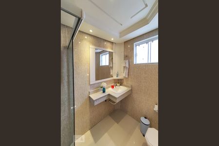 Casa à venda com 440m², 4 quartos e 3 vagas Casa à venda com 440m², 4 quartos e 3 vagasBanheiro 2