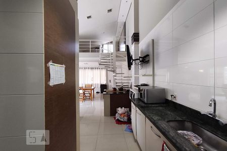 Casa à venda com 440m², 4 quartos e 3 vagas Casa à venda com 440m², 4 quartos e 3 vagasCozinha