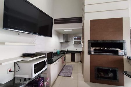 Casa à venda com 440m², 4 quartos e 3 vagas Casa à venda com 440m², 4 quartos e 3 vagasCozinha e Churrasqueira