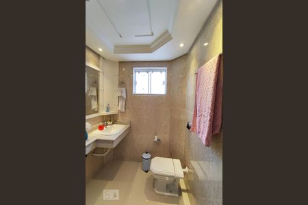 Casa à venda com 440m², 4 quartos e 3 vagas Casa à venda com 440m², 4 quartos e 3 vagasBanheiro 2