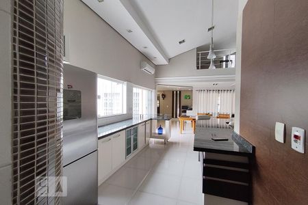 Casa à venda com 440m², 4 quartos e 3 vagas Casa à venda com 440m², 4 quartos e 3 vagasCozinha