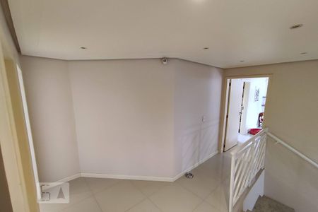 Casa à venda com 440m², 4 quartos e 3 vagas Casa à venda com 440m², 4 quartos e 3 vagasCorredor