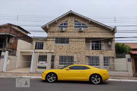Casa à venda com 440m², 4 quartos e 3 vagas Casa à venda com 440m², 4 quartos e 3 vagasFachada