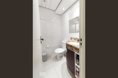 Casa à venda com 440m², 4 quartos e 3 vagas Casa à venda com 440m², 4 quartos e 3 vagasBanheiro 4