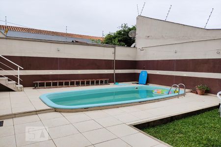 Casa à venda com 440m², 4 quartos e 3 vagas Casa à venda com 440m², 4 quartos e 3 vagasPiscina