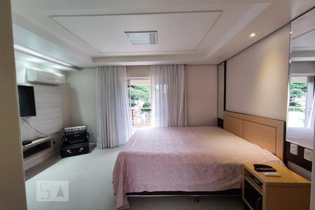 Casa à venda com 440m², 4 quartos e 3 vagas Casa à venda com 440m², 4 quartos e 3 vagasQuarto 4 - Suíte