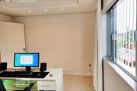 Casa à venda com 440m², 4 quartos e 3 vagas Casa à venda com 440m², 4 quartos e 3 vagasEscritório