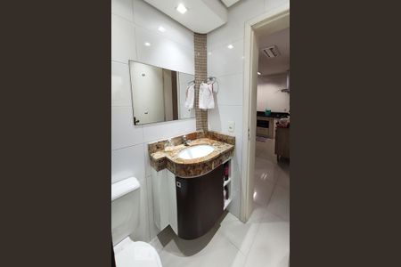 Casa à venda com 440m², 4 quartos e 3 vagas Casa à venda com 440m², 4 quartos e 3 vagasBanheiro 4