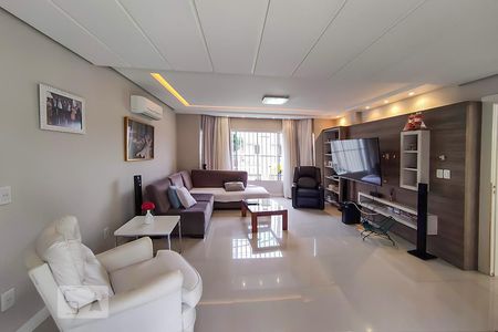 Sala de Estar de casa à venda com 4 quartos, 440m² em Niterói, Canoas