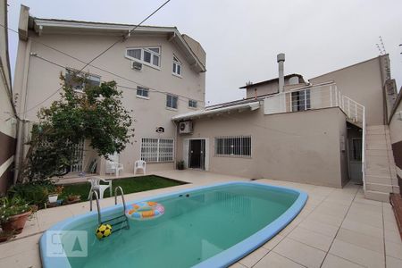 Casa à venda com 440m², 4 quartos e 3 vagas Casa à venda com 440m², 4 quartos e 3 vagasPátio