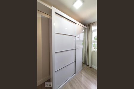 Casa à venda com 440m², 4 quartos e 3 vagas Casa à venda com 440m², 4 quartos e 3 vagasQuarto 1