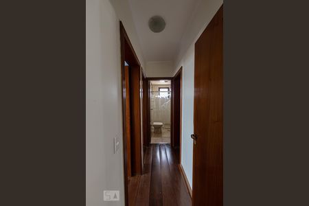 Corredor de apartamento à venda com 3 quartos, 120m² em Chácara Seis de Outubro, São Paulo