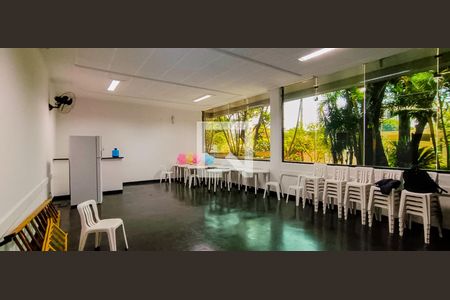 Apartamento à venda com 75m², 2 quartos e 1 vaga Apartamento à venda com 75m², 2 quartos e 1 vagaÁrea comum - Salão de Festas