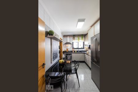 Apartamento à venda com 127m², 3 quartos e 3 vagas Apartamento à venda com 127m², 3 quartos e 3 vagasCozinha