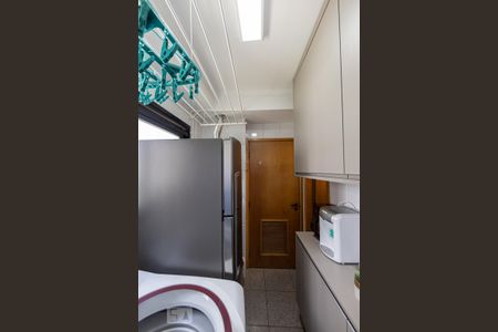 Apartamento à venda com 127m², 3 quartos e 3 vagas Apartamento à venda com 127m², 3 quartos e 3 vagasÁrea de Serviço