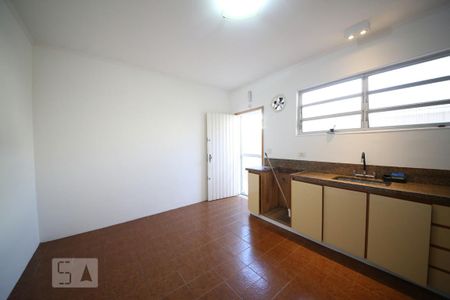 Cozinha  de casa à venda com 3 quartos, 230m² em Jardim Aeroporto, São Paulo