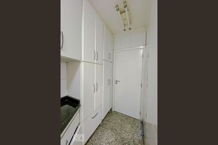 Apartamento à venda com 140m², 3 quartos e 3 vagasLavanderia