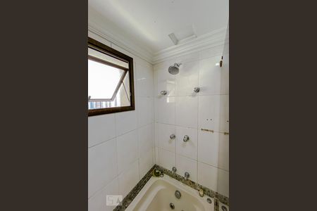 Apartamento à venda com 140m², 3 quartos e 3 vagasDetalhe Banheiro da Suite