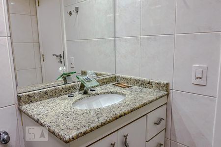 Apartamento à venda com 140m², 3 quartos e 3 vagasDetalhe Banheiro da Suite