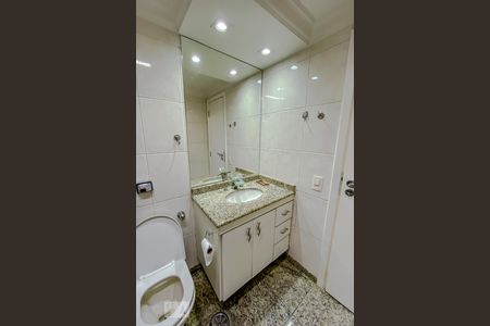 Apartamento à venda com 140m², 3 quartos e 3 vagasBanheiro da Suite