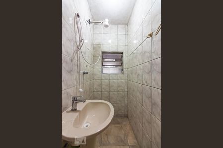 Banheiro de casa para alugar com 1 quarto, 45m² em Km 18, Osasco