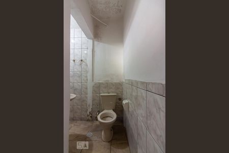 Banheiro de casa para alugar com 1 quarto, 45m² em Km 18, Osasco