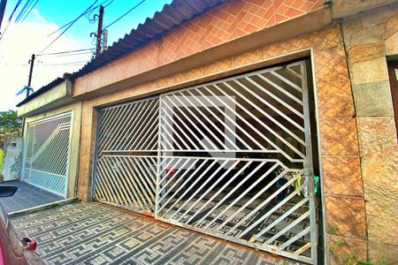 Casa à venda com 130m², 3 quartos e 2 vagasFachada