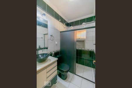 Casa à venda com 250m², 3 quartos e 4 vagasBanheiro da Suíte