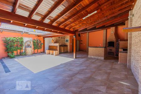 Casa à venda com 250m², 3 quartos e 4 vagasQuintal