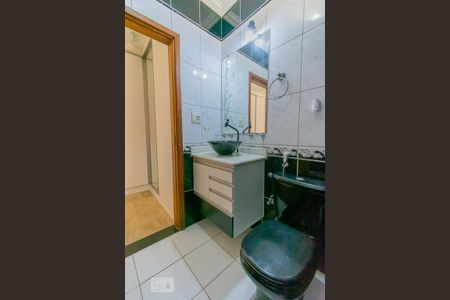 Casa à venda com 250m², 3 quartos e 4 vagasBanheiro da Suíte