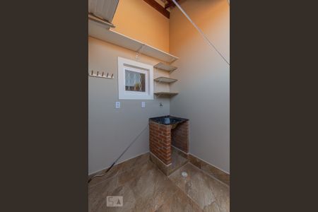 Casa à venda com 250m², 3 quartos e 4 vagasÁrea de Serviço