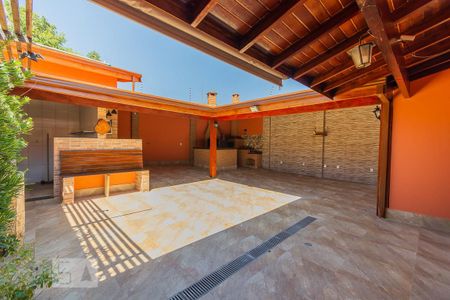 Casa à venda com 250m², 3 quartos e 4 vagasQuintal