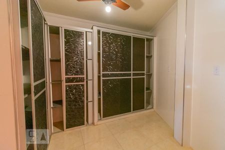 Casa à venda com 250m², 3 quartos e 4 vagasQuarto de Serviço