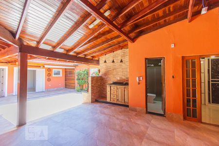 Casa à venda com 250m², 3 quartos e 4 vagasÁrea comum - Churrasqueira