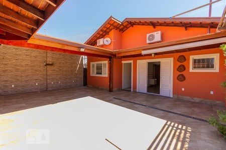 Casa à venda com 250m², 3 quartos e 4 vagasQuintal